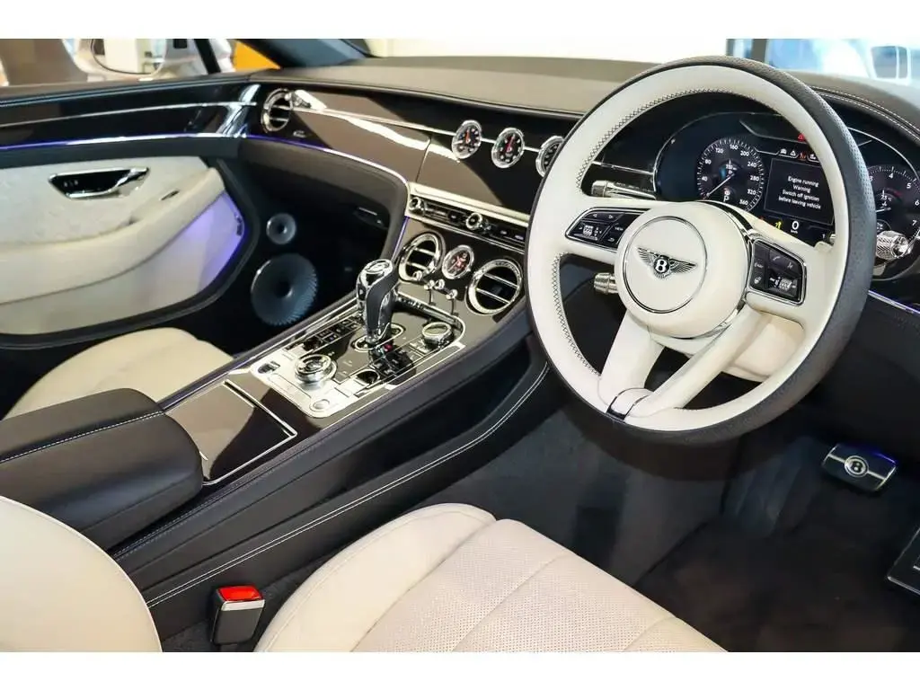 Bentley Continental GT (2018-) finished in Extreme Silver
